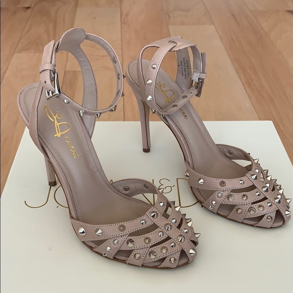 Joan & David stud heel